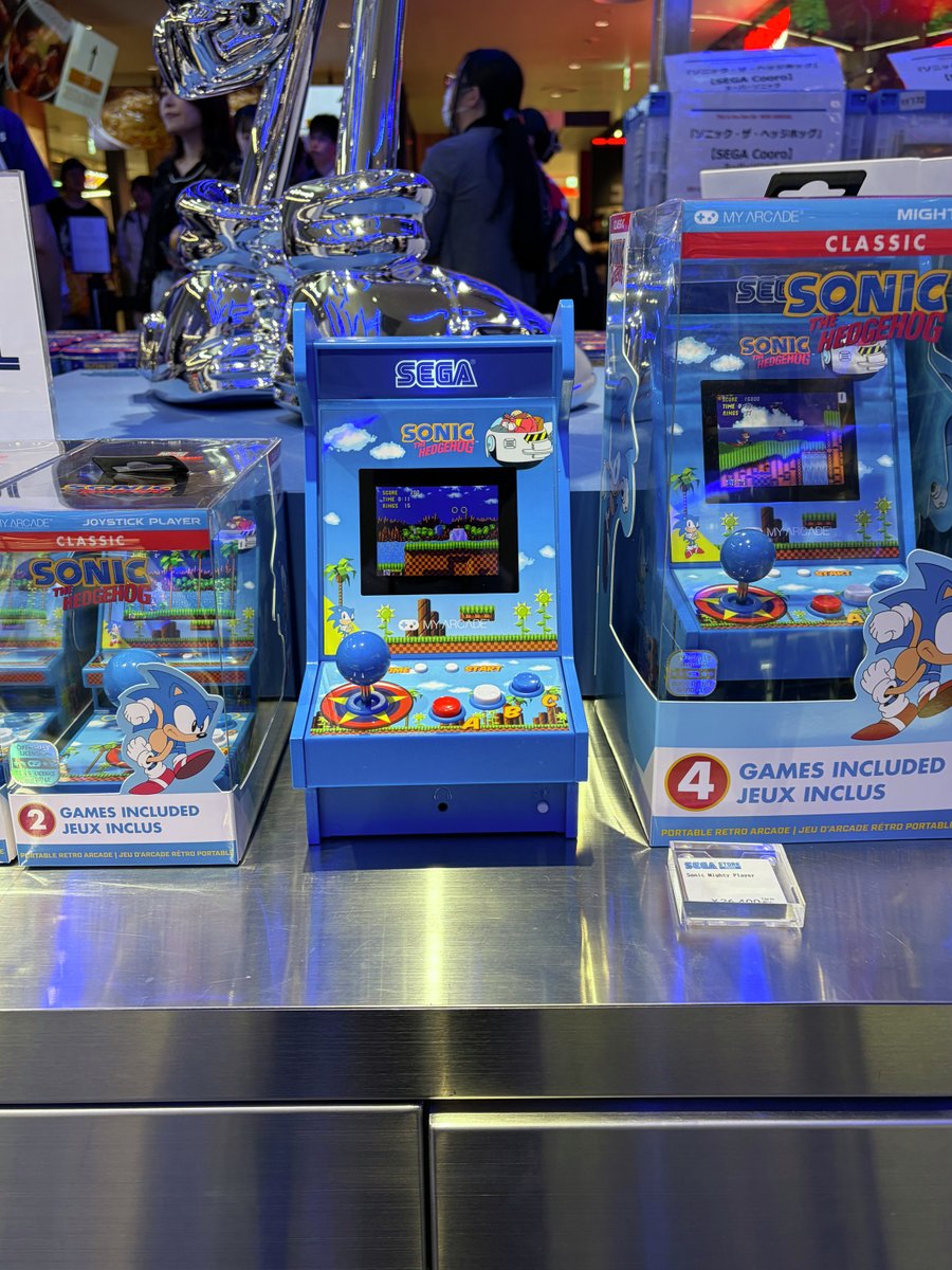SonicOfficialJP's tweet photo. 本日より「SEGA STORE TOKYO」1周年記念キャンペーン開催！
様々な新商品から定番の人気商品まで幅広く取り揃えております♪
限定ノベルティは無くなり次第終了なのでお見逃しなく👀✨
また、7/18(土)には、ソニックのグリーティングイベントも開催決定🎉

皆さまのご来店をお待ちしております！
https://t.co/1hlunZeGDp

#ソニック
#SEGA STORE TOKYO