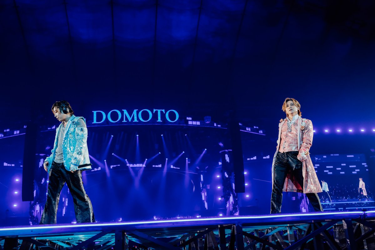 encountofficial's tweet photo. 〖#ENCOUNT ライブレポ〗

#DOMOTO 、改名後初のドームツアーを開催🔥
2日間で11万人を動員！

■ https://t.co/mdvB4nXsQ4

「これからの物語もまた1ページずつ皆さまとともに」

#堂本光一 #堂本剛 
@DOMOTO_EL https://t.co/gjp1B1ATy0