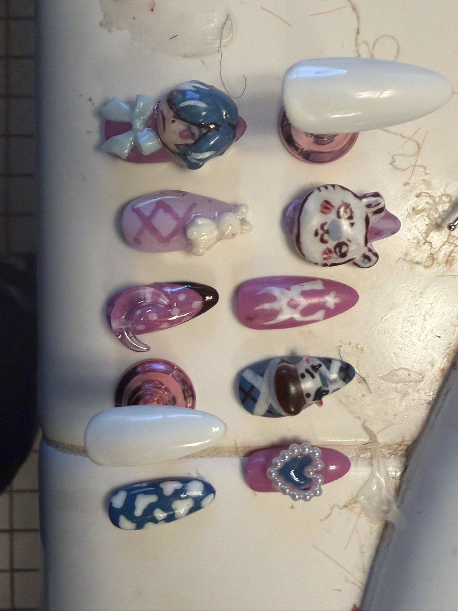 sabupropaganda's tweet photo. nail set comms are open!! They are 25-35 USD depending on complexity but im willing to discount on hpmi &amp; obm inspired nails because they’re so fun to do ˶ˆᗜˆ˵ https://t.co/eUlOEPgJJT