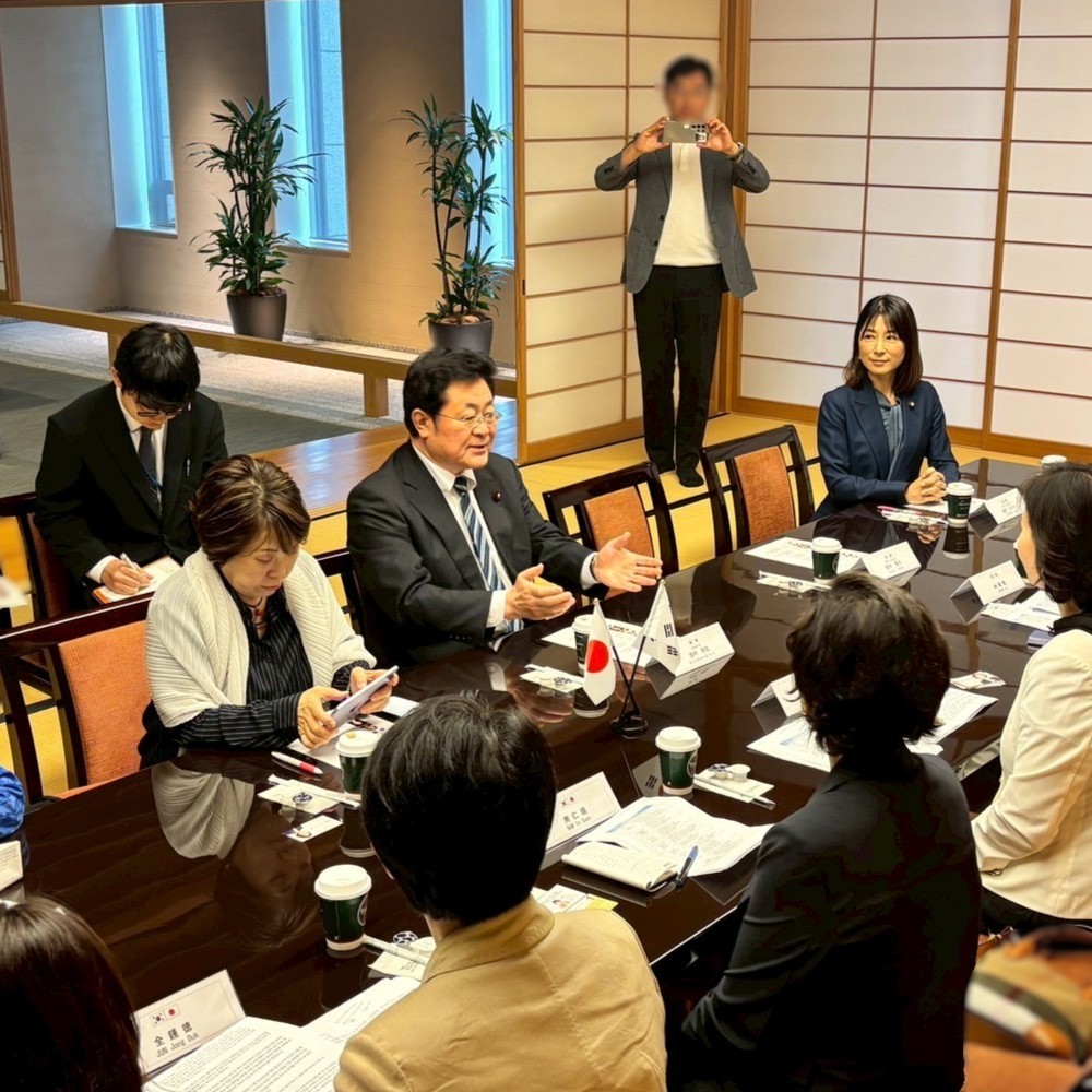 a_nishimura_716's tweet photo. 【2026年7月】
日韓議員連盟(幹事長代理）
韓国女性国会議員との意見交換会
#西村明宏 #西村あきひろ https://t.co/R5BKvcApMO