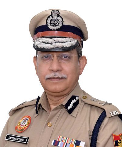 amitzijoo's tweet photo. दिल्ली पुलिस कमिश्नर सतीश गोलचा को तत्काल प्रभाव से हटाया गया ?
दिल्ली के नए पुलिस कमिश्नर बने श्री अनुराग कुमार https://t.co/jjewywDkp3