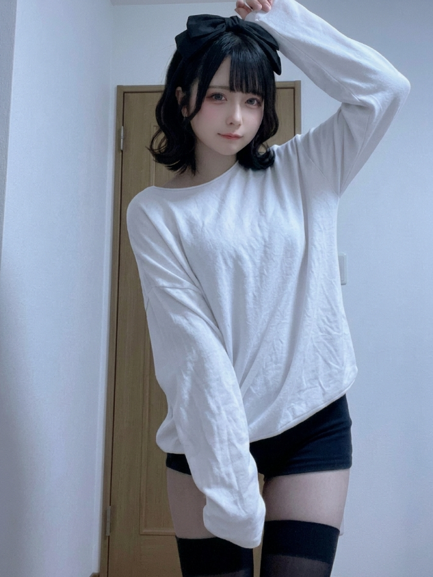 AngelaFern0803's tweet photo. 地雷系の絶対領域なんて興味なし？？ https://t.co/OgGQ3Exr25