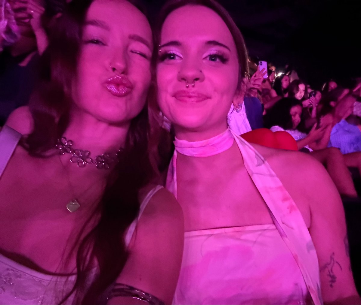 buterabruh's tweet photo. i love you so much it hurts @snapinari 🫩 https://t.co/pg5ZWWgPwt