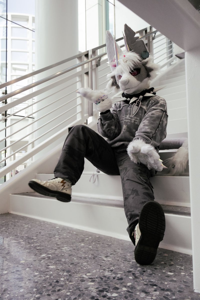 KagesCavern's tweet photo. photographer challenge:
Ive come so far since ive started
I love taking cool fursuit pics of my friends 😭😭😭 https://t.co/VeV3Pnlytd