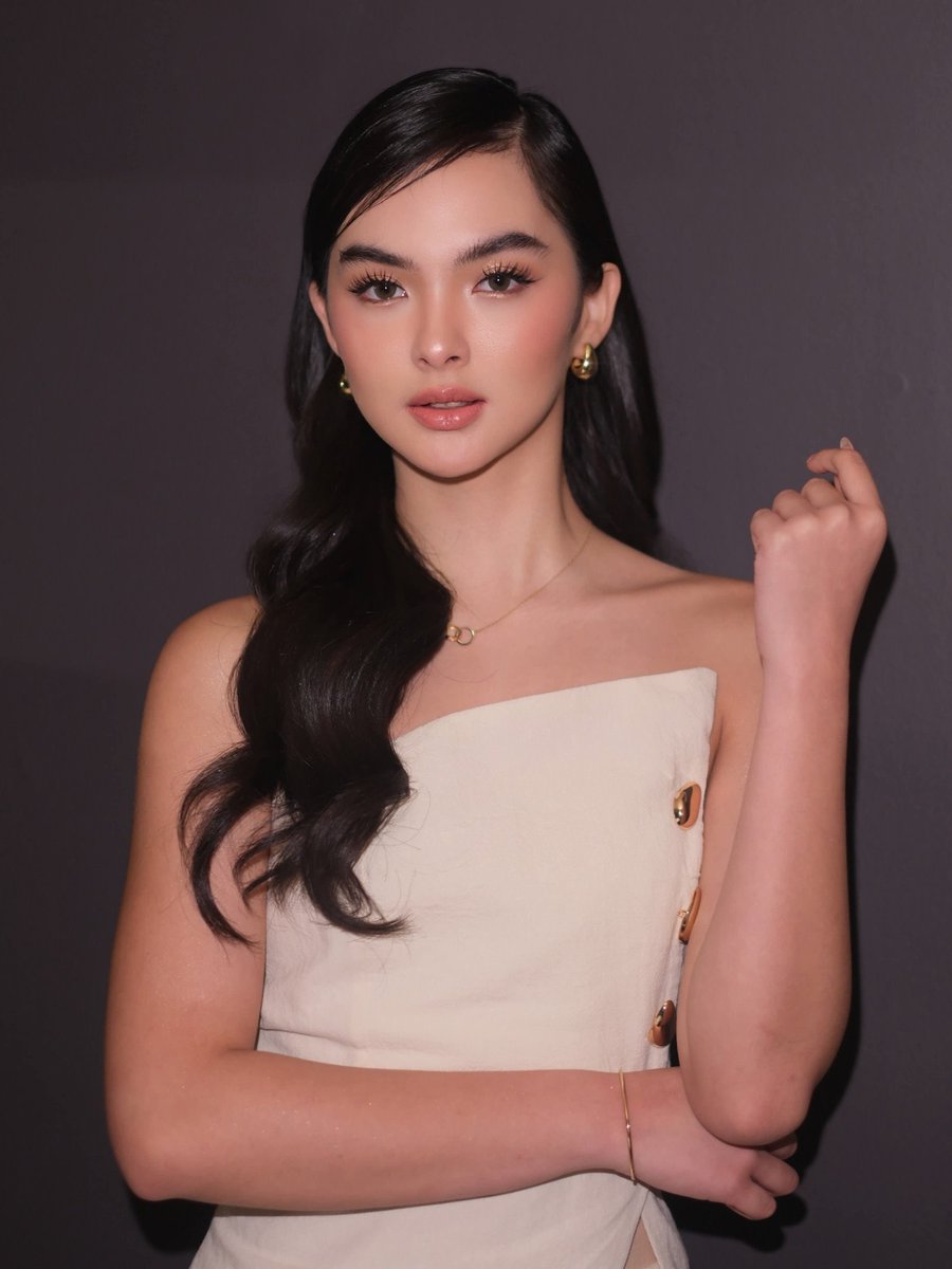 geee2v's tweet photo. Kaisha is so amazing girl

HANGGANAN KO MV OUT NOW
#KaiMontinola https://t.co/4DhgoZvtYt