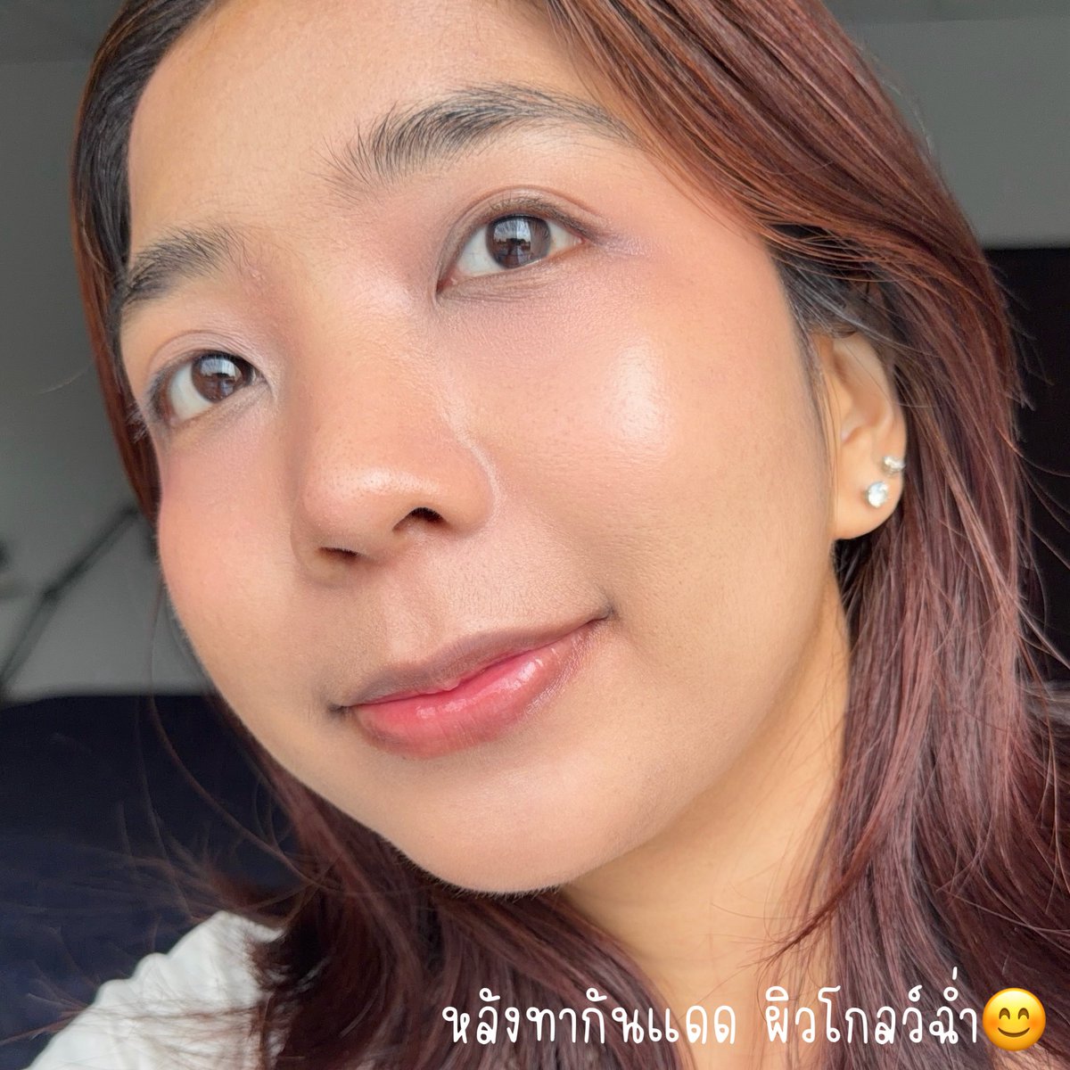 HoneyzBenya's tweet photo. ถ้าต้องเจอแดดแรงๆทั้งวันต้องใช้กันแดดตัวนี้ Her Hyness สูตร UV Adapt คือกันแดดได้นาน นี่ใช้หมดไปหลายหลอดแล้ว เป็นเนื้อเซรั่มบางเบา ซึมไว สบายผิวมาก ไม่มันไม่วอก แต่งหน้าต่อได้ไม่หยาเลย ตัวเดียวคือครบ all in 1 ได้ทั้งกันแดด กันเหงื่อ และกันครบทุกรังสี UV 

ที่ไม่พูดถึงไม่ได้คือเค้ามีเทคโนโลยีช่วยให้ผิวเราทนและสู้แดดได้นาน แบบไม่ต้องเติมบ่อย ลดโอกาสหน้าหมองหน้าเหี่ยวก่อนวัยด้วย ใช้แล้วไม่อุดตันผิว ผิวแพ้ง่ายใช้ได้หายห่วง
