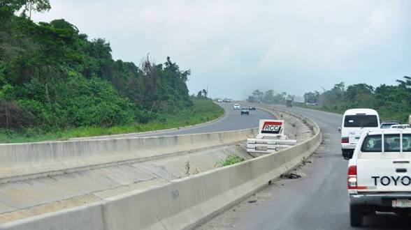ennyola0015's tweet photo. Thank you Mr President 🙏

The Lagos–Ibadan Expressway deserves a permanent solution, not recurring repairs. 

Concrete roads are built for the long haul. https://t.co/zvtz59uDK7