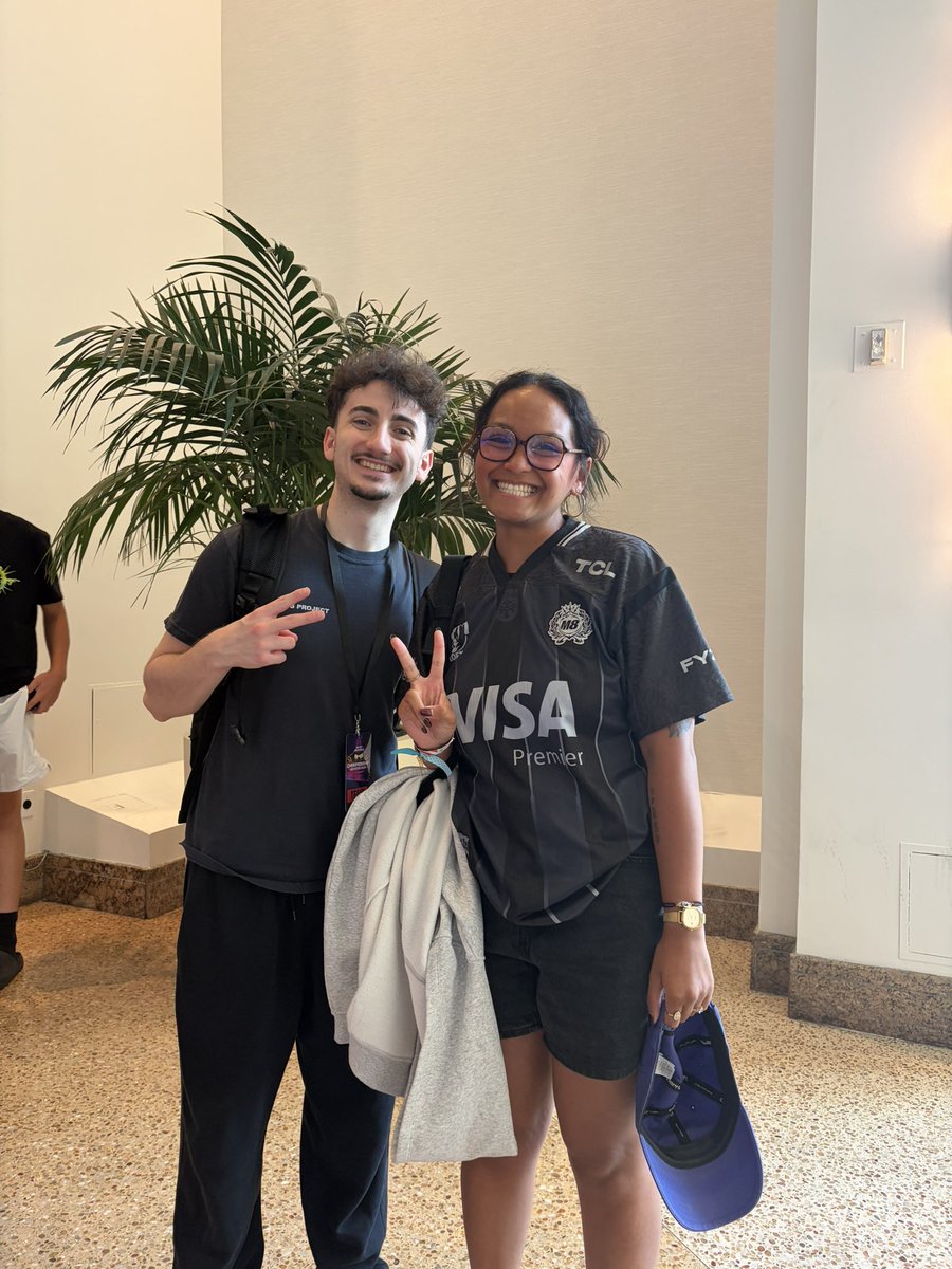 ariaptor's tweet photo. J'ai une photo avec mes chouchous 🥹🫶🏻 (avant que hydra et scrap prennent leur place 👀) https://t.co/AqGFTbtWtt