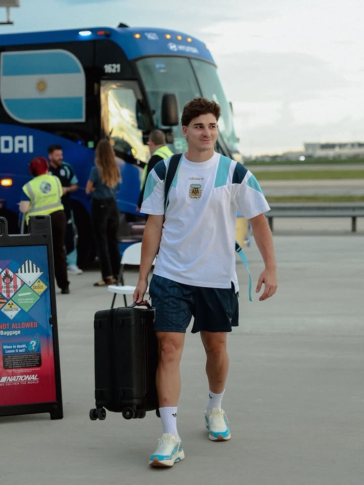 PoojaMedia's tweet photo. Messi leads Argentina to New York for the World Cup final. 🔥🔥 https://t.co/4MMYRWXK9q