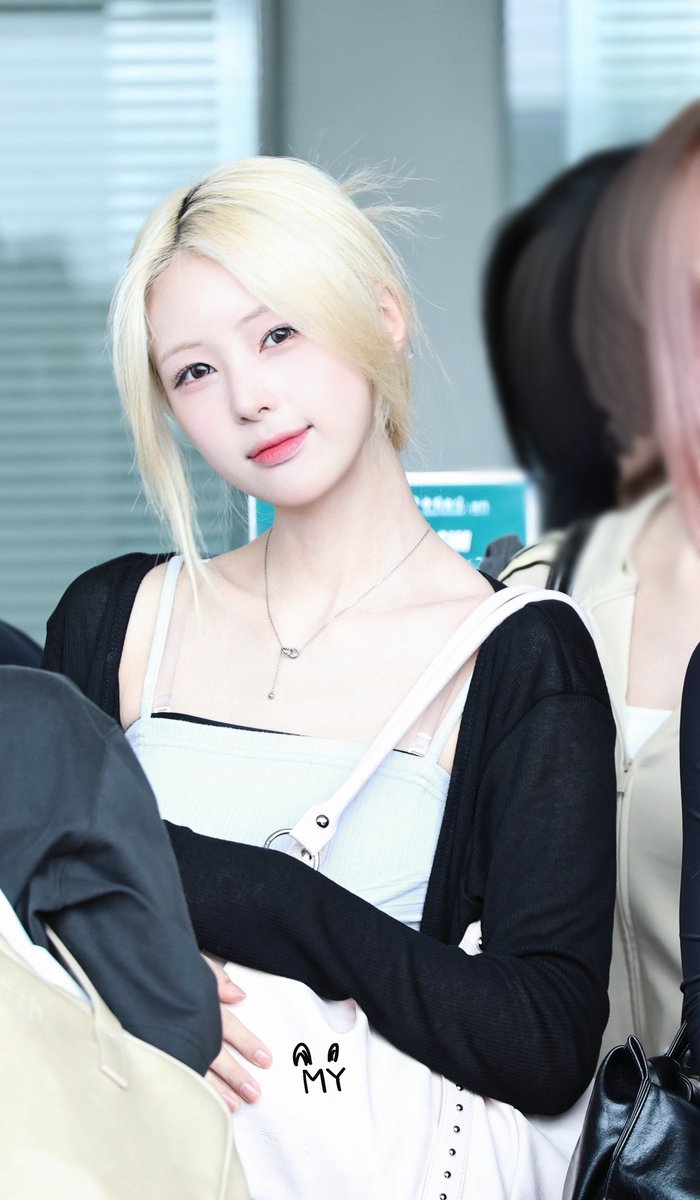 My_0624_'s tweet photo. 260717 ICN 출국

#원화연 #WONHWAYEON
#이프아이 #ifeye https://t.co/7yigS2ujOs