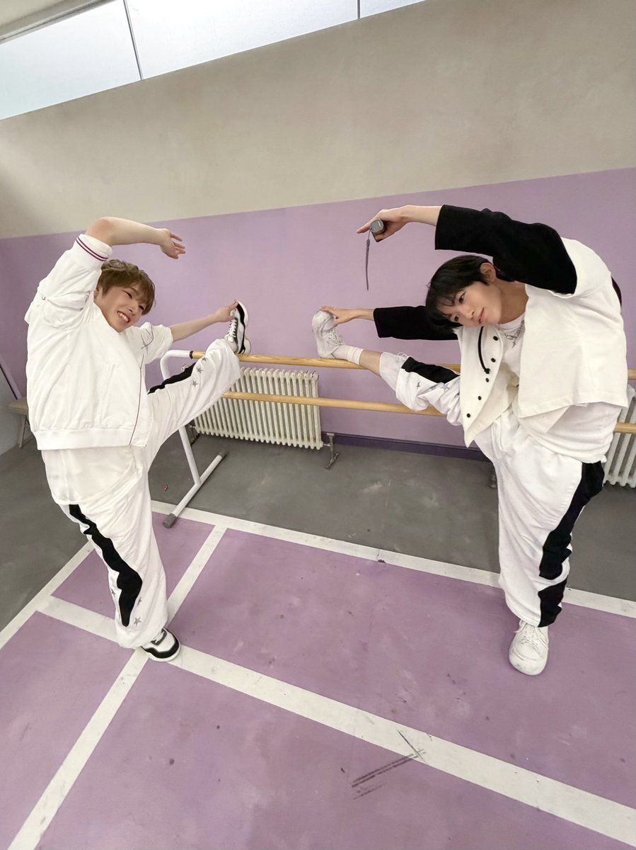 nctwishofficial's tweet photo. 쭉~쭉~

EVERYTHING, ALL AT ONCE, NEO
https://t.co/DaNuhRRJE7

#NCTWISH #YO_I_DON! 
#NCTWISH_YO_I_DON!
#NCT_10TH_ANNIVERSARY https://t.co/RGRy3zFK2t