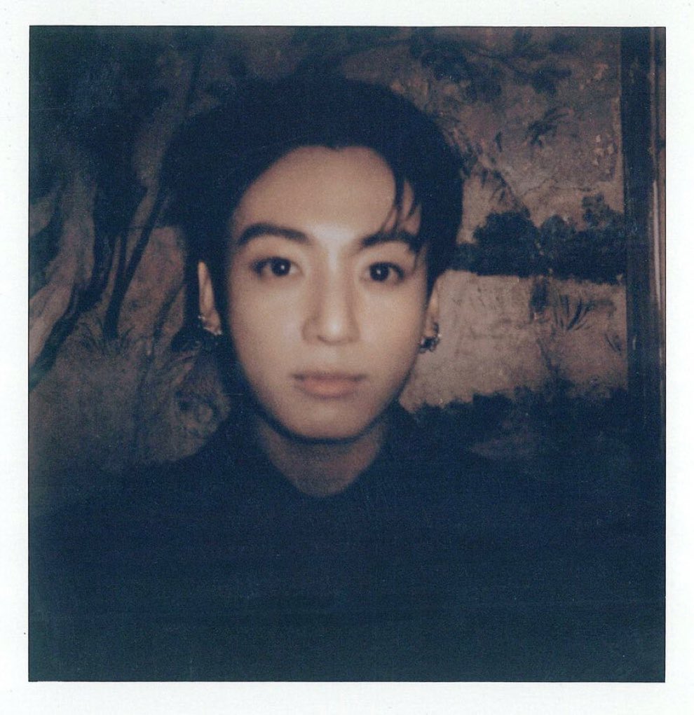 jeongoldenlight's tweet photo. Jungkook Polaroids are something else <3 https://t.co/Nb9l77Ar5l