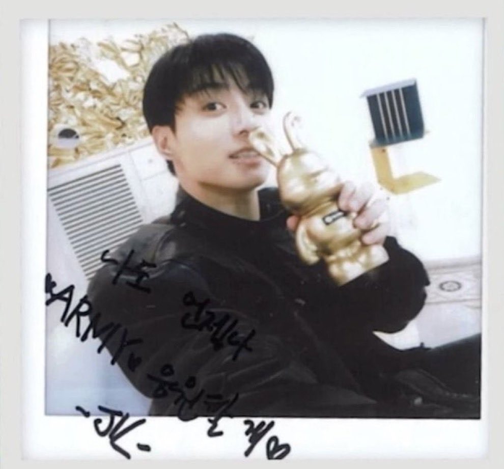 jeongoldenlight's tweet photo. Jungkook Polaroids are something else <3 https://t.co/Nb9l77Ar5l