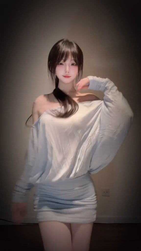 IntoLaunch's tweet photo. 别装了，白天在别的平台叫我女神，晚上偷偷来这搜我名字。
照片我发了，大方的。
现在，把你们脑子里最脏的那个想法留在评论区，我看看谁最坦荡。 👇 https://t.co/zHWEDbUn42