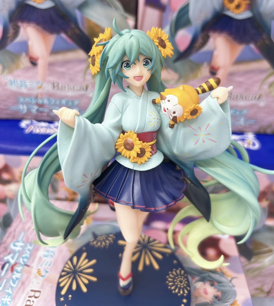MandaiAMOtofuke's tweet photo. 続きです‼️

#初音ミク× #ラスカル
スペシャルフィギュアーサマーフェス

展開スタートです👘🌻🩵
#遊べるスーパー万代　#おとまん https://t.co/ihEaxeAgir