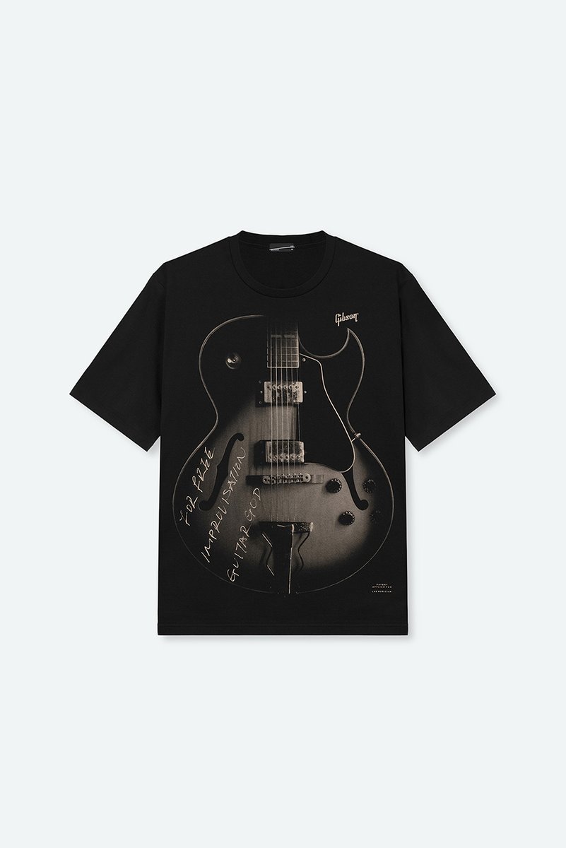 ladmusician_com's tweet photo. RESTOCK 
━━━━━━━━━━━━━━ 
世界的ギターブランドGibsonとLAD MUSICIANによるコラボレーションTシャツが再入荷いたします。 

7月18日(土) ~ FLAG SHOP 
7月21日(火) ~ ONLINE SHOP

https://t.co/LkreqUu8m6

#Gibson
#LADMUSICIAN https://t.co/XcE3JUkHLB