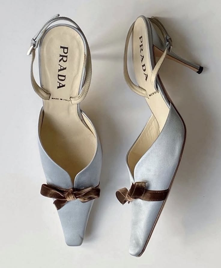 colorrvibe's tweet photo. Vintage Prada https://t.co/QH6y2FXXnw