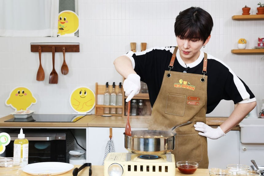 yookiihyun's tweet photo. 260717 중앙일보 Telepathy Kitchen interview with Kihyun [Full Translation] #기현 #KIHYUN 

"I'm the type of person who forgets my words easily, but Monbebes remember everything, even such a little thing".

Q: You’re back with the second solo EP 'BORDERLINE)'. What is the point that you focus on the most when you are preparing this album?
A: I paid most attention to the ‘song’s quality’. I was never this confident when I told my fans (Monbebe) about my album or song. Even though I said playfully, “This album is good” before, I rarely say so firmly that “I’m very confident with this”. But I can tell them very confidently about this album. “It’s very good (laughed).” Compared to the style I show them all this time, the music in this album has different feelings, and I worked so hard to prepare it between my overseas activities.

Q: It feels like whenever you release a solo album, it has a continuous story, starting from 'VOYAGER', 'YOUTH', until 'BORDERLINE'. What is the meaning of this album for you?
A: I asked a lot of questions to myself while preparing this album. I love rock music, and the band sounds a lot. I like to scream in singing, and being able to sing the genre you love so much is so fascinating. But, suddenly, I was hit with this kind of thought. “Am I just running away to the rock genre?” I came to think that maybe I’m actively avoiding the songs where I have to express emotions more delicately, the music that I have to pay attention to a lot, without even realizing it. That’s why I want to show that I came head-to-head with that music through this album.

Q: Monsta X celebrates their 11th anniversary this year. Is there any principle or anything from you that hasn’t changed for 11 years?
A: My personality to certainly end something that was started doesn’t change, whether it’s in the past or not. First, I really don’t like a vague ending in a human relationship. I’m the type of person who likes to put the full stop on something certainly. In the latest festival too, I keep appealing to the general audience to listen to my solo album later. I want to show people that I’m Kihyun, the solid idol when I perform as a team with Monsta X, and I’m the vocalist who has a clear world of my own when I perform as a solo. I still feel embarrassed and burdened to be called an “artist”. I just want to be remembered as a person who's the most honest when he sings and performs on stage. I put the sincerity in this ‘BORDERLINE’ album. I hope you’ll listen to it.

Q: Do you have any routine of your own to maintain your good condition even between the busy overseas and performance schedule?
A: My profession requires me to use my voice a lot, so I definitely have to bring a humidifier everywhere. The hotel room is very dry, so I always bring a travel folding humidifier that I can put into my suitcase. When I  unfold it, it becomes very big, a 4-5L humidifier (laughed).

Q: How do you relieve your stress?
A: In the past, I became very sensitive before performing. I forced myself to match my strict standard, and I asked those around me to meet it as well. But in the end, I realized it made everyone tired. Now, in my 30s, even when I get stressed, I try not to hold onto it for too long. When the concert ends, I always have regrets. "I'm disappointed with this part, I could do better than that". When I feel like that, instead of forcing myself to sleep, I play games or watch movies to clear my mind. I read somewhere that it's better not to go to sleep right away on the day you feel so stressed out. That method works well for me.

Q: Among the interviews, the phrase "As someone enters their 30s, they have changed a lot" was so impressive. What kind of change did you experience at that time?
A: When I turned 30, I was forced into taking a break as the pandemic broke out. I never take a break since my debut, so at first I was very anxious because all my activities got halted, including the overseas schedules. But after looking back on that time, I realized that I don't have any hobbies and I don't have any memories except for my idol activities. Of course, the moments I spent together with monbebes were so precious and splendid, but when I look at the life of "Kihyun as an individual", there was nothing in there. I spent the hiatus that made me feel anxious reflecting on myself. I played games, I watched movies as many as I wanted, I learned surfing and wake surfing, and I experienced all the things I didn't try in my 20s. At the end, it became the turning point of my life

Q: ‘Cooking’ became the center of your change. What makes you start cooking?
A: I got so tired of delivering food (laughed). I lived in the dorm for a long time, and even after living on my own, I always ate delivery food, and one day I felt so sick of it. I got bored with the excessive seasonings, too. I thought, ‘Should I cook by myself?’ Then I ordered a Chinese knife when I was shopping online. That’s where it started. From then on, I made pizza, yuja pork back ribs, jjajang, and jjampong. Come to think of it, I remember I always helped my mom when she made pizza or donuts at home when I was a child. I think I learned naturally by watching her make it. I feel a lot of things after cooking by myself. We can get the food just by clicking one button on the delivery app, but after I tried to cook by myself, there was nothing easy, from preparing the ingredients to adjusting the heat. Cooking is something that needs a lot of care. Once I made stir-fried spicy pork roughly, but it tasted totally different even though I used the usual recipe. I realized the food that was made with love has a different taste.

Q: You cooked together with the actor Ryu Sooyoung and Yoon Kyungho in a variety program last year. What is the biggest thing you learned?
A: I felt the wall of the master of cooking from (Ryu) Sooyoung hyung (laughed). If my cooking just reached the ‘delicious’ standard, hyung’s cooking was built with ‘the layer of taste’. When I saw it, I thought ‘the master is indeed different’. Actually, rather than cooking technique, what I learned the most is ‘the habit’. When he cooks, he keeps cleaning and organizing his surroundings to make him be able to focus on cooking only. After the program ended, when I cook alone, my ability to give feedback changed. In the past, when I tasted my cooking, I didn’t know what was lacking, but now I'm sure what it is. “Oh, it’s not sour enough”, “I can put this a little bit more”.

Q: What food do you like?
A: Korean food. Not long ago, I finished my 3-week schedule overseas, went back to Korea, and did my comeback schedule right away for a few days, then headed to Sydney. From the first day we arrived in Sydney, I looked for kimchi jjigae. So my members teased me, “You just came from Korea, why did you search for Korean food again?” (laughed). I like food with beans in it. I like soybean milk, and for food, I like pureed soybean jjigae with a lot of ripe kimchi in it.

Q: If you get an opportunity to cook your fans something, what do you want to make?
A: I want to make ‘tiramisu’. It was one of the menus I learned in the cooking program last year. After the filming, I made it again at home not long ago because I thought I had forgotten the recipe already. But it was very successful. Especially in summer, if we freeze it for a little bit, it tastes like heaven. The balance between the frozen mascarpone cheese and the coffee scent is really perfect for summer. It’s the dessert everyone likes and enjoys, so I want to make it for my fans if I had the opportunity.

Q: The concept for the Telepathy Kitchen season 2 today is for fans to guess your favorite food by ‘telepathy’. Is there any moment when you think your fans know you really well?
A: I thought it’s natural for ‘chicken tteokbokki’ or ‘chicken’ to be the answer the most, but surprisingly it was ‘fried tofu rice ball’. At first, I was confused, ‘Why are there so many answer of friend tofu rice ball?’ But after thinking about it again, I often talked to them about the fried tofu rice ball. I'm the type of person who forgets things I spoke about easily, but Monbebes remember everything, even such a little thing like that. While looking at that, I felt so touched. “As expected, they’re people who know myself better than me” (laughed).

🔗: https://t.co/ca4k5ECLWn