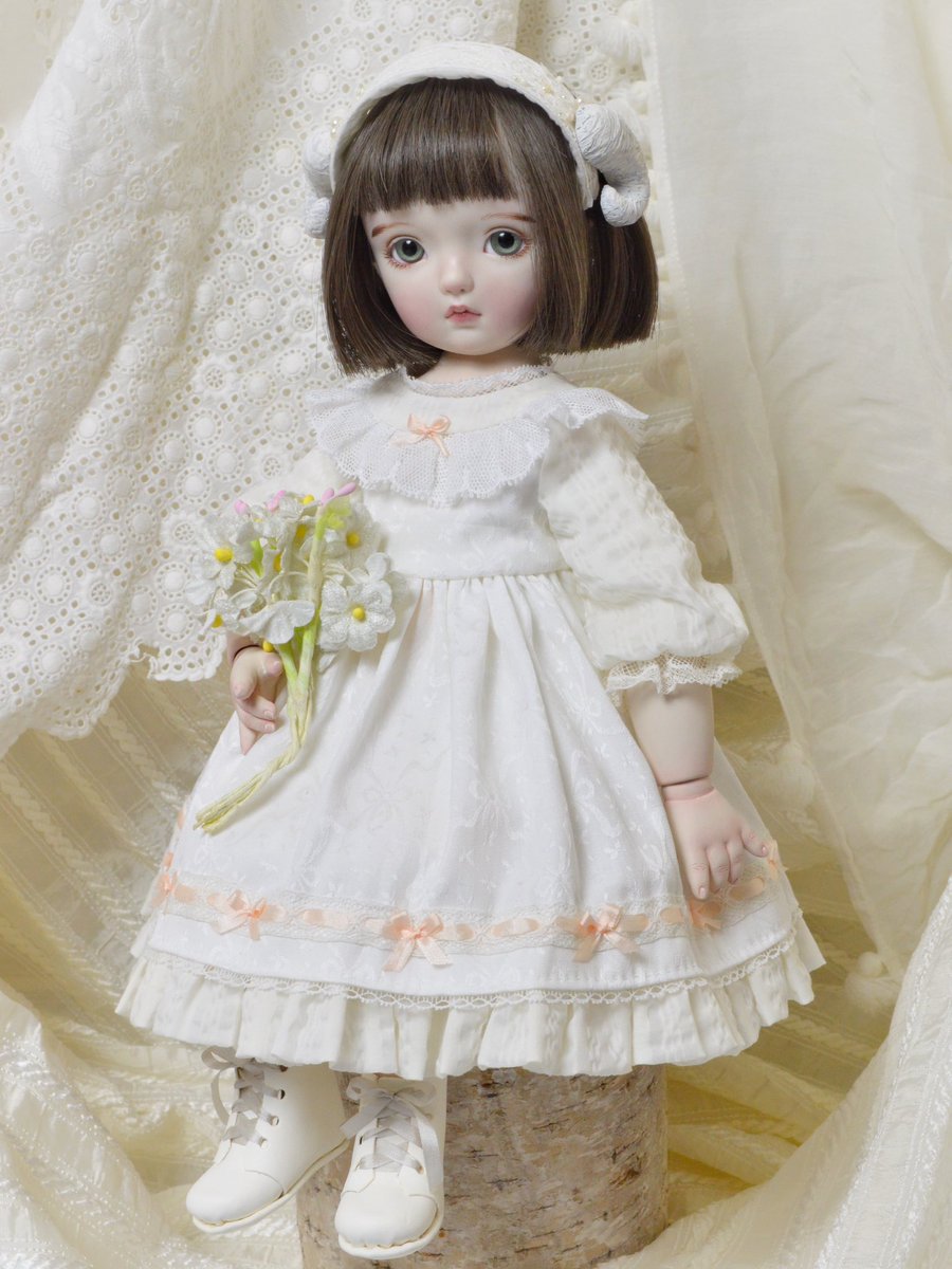 shoko_doll's tweet photo. オーダーいただいていたお人形が出来上がりました✨
わりとお顔のイメージが固まってらっしゃったので、加工した画像などいただきながらご希望に添えるよう頑張りました〜❣️
ほわほわで可愛い〜🥰
わたしもメイクのお勉強になりました、ありがとうございました💖 https://t.co/hMhjGGbJXO