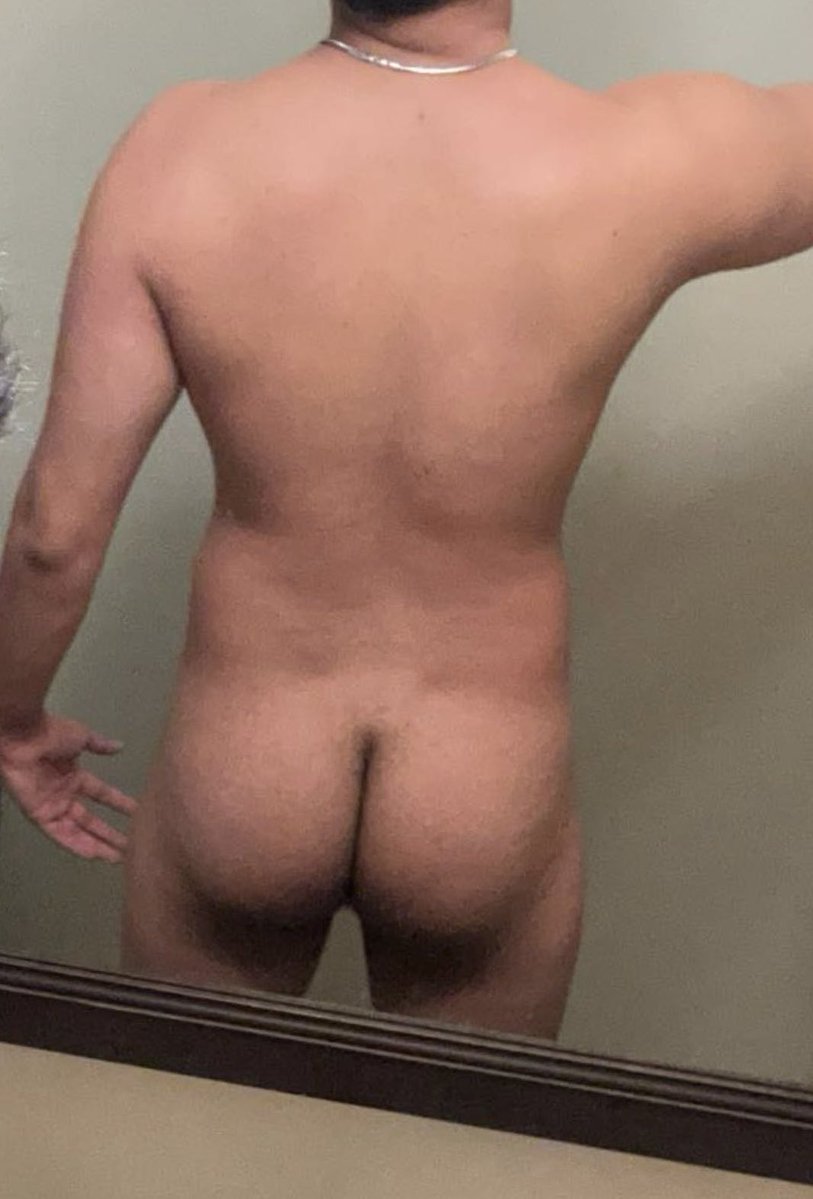 hungfratbro69's tweet photo. Who’s in San Diego this weekend? https://t.co/nnD8R5VNe7