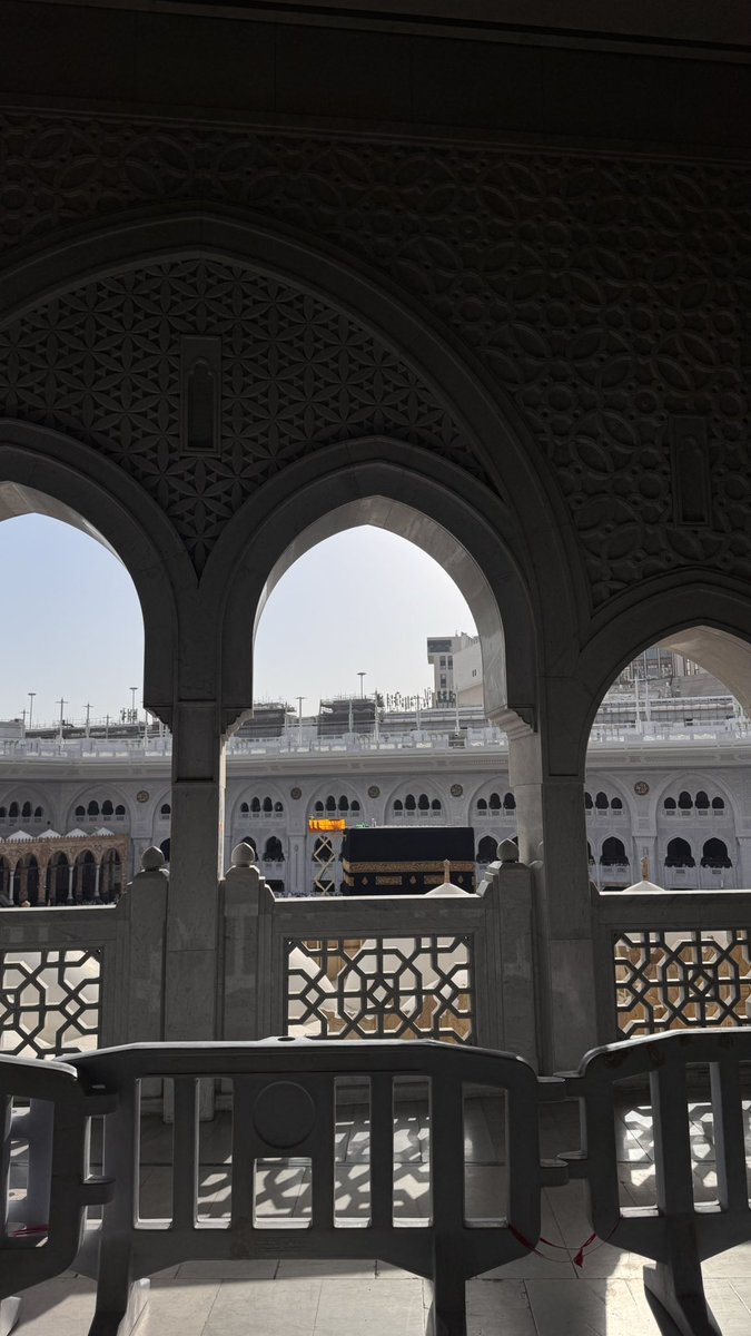 Yvhfn's tweet photo. «ومن علامات محبّته كثرة الصلاة عليهﷺ»
اللهُمَّ صَلَّ وسَلَم وبَارك على نَبِيِّنا مُحمَّد
 #يوم_الجمعه https://t.co/eVGY382Gl5