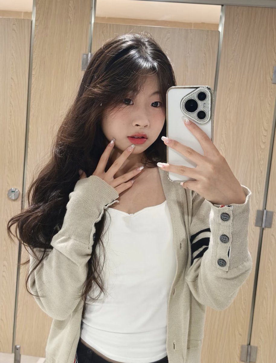BruceTennyson7's tweet photo. 邯郸市高性价比00后上下粉嫩美女:小羽   
费用:600一次,1800夜   
大概地址:涉县   
是否上门:是   
友情价分享,需要请私聊。 https://t.co/6KYHBFdK7Q