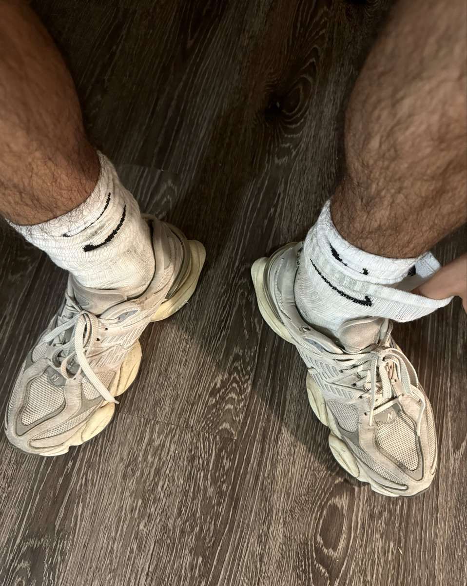 FindomFrank1's tweet photo. Double the socks, double the stink🥵 https://t.co/apVsox2XlI