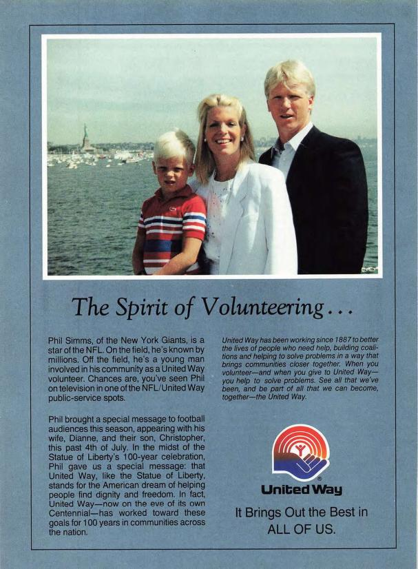 NFL_Journal's tweet photo. #NFLAds  Phil Simms and family with a young Chris Simms https://t.co/JlW5lGVmCG