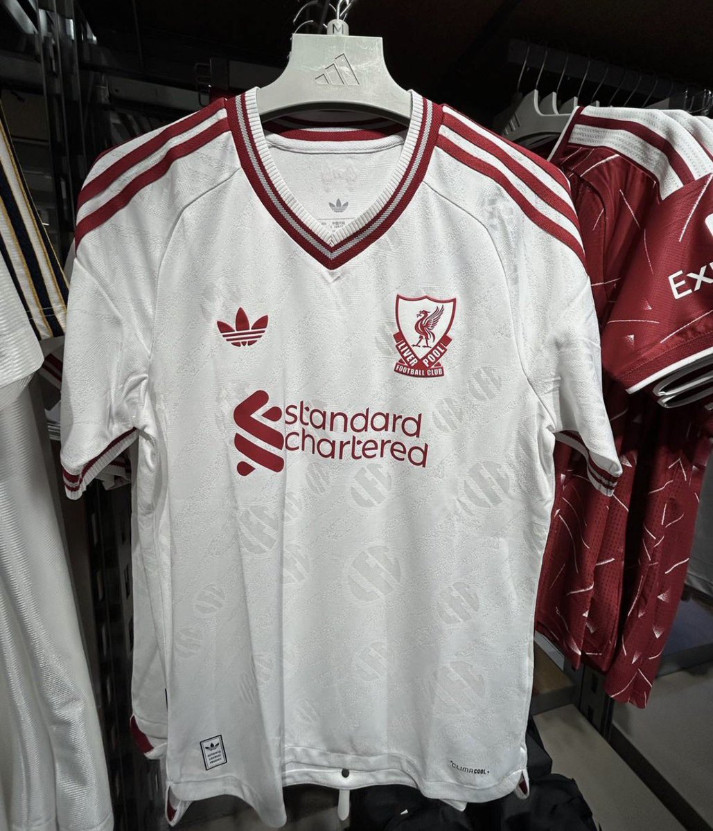 esvaphane's tweet photo. ⚠️ Closer Look ⚠️

🎟️ Liverpool 26-27 Away Shirt (Authentic Version) 

🗓️ Realase Date:  7.28 https://t.co/PySlesYUnO
