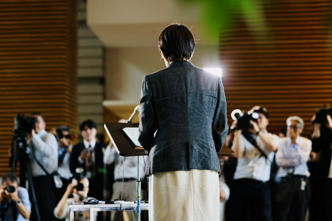 akabanejirou's tweet photo. 日本初の女性総理で

命懸けで日本を護ろうとしている。

高市さんを支持している、

私たちで高市さんを絶対に護る。

絶対に、だ。

＃高市内閣一択 https://t.co/4A81aKtQpH