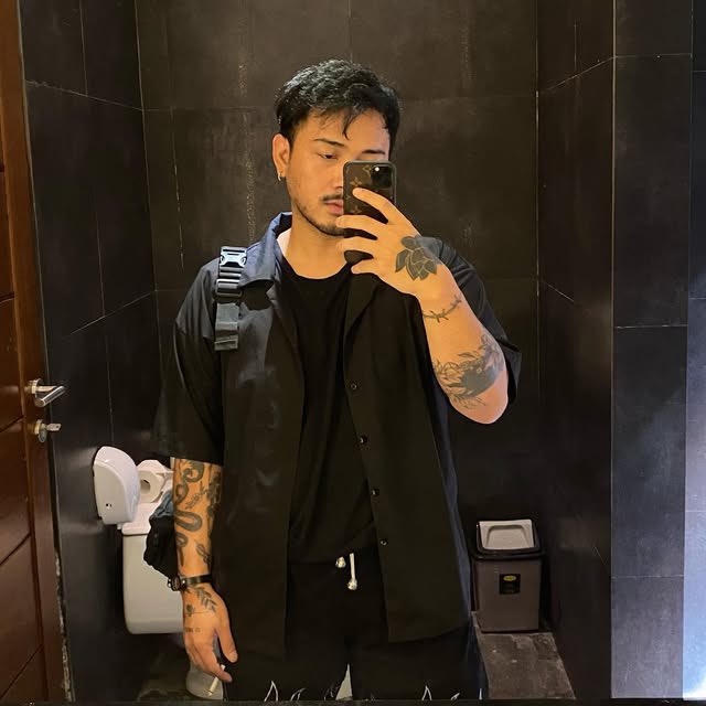 cursedkidd's tweet photo. drop mirror selfie

ni fto 6 thun lalu vibesnya kya kim agent reactivated gk sih https://t.co/zm1sZT17qS