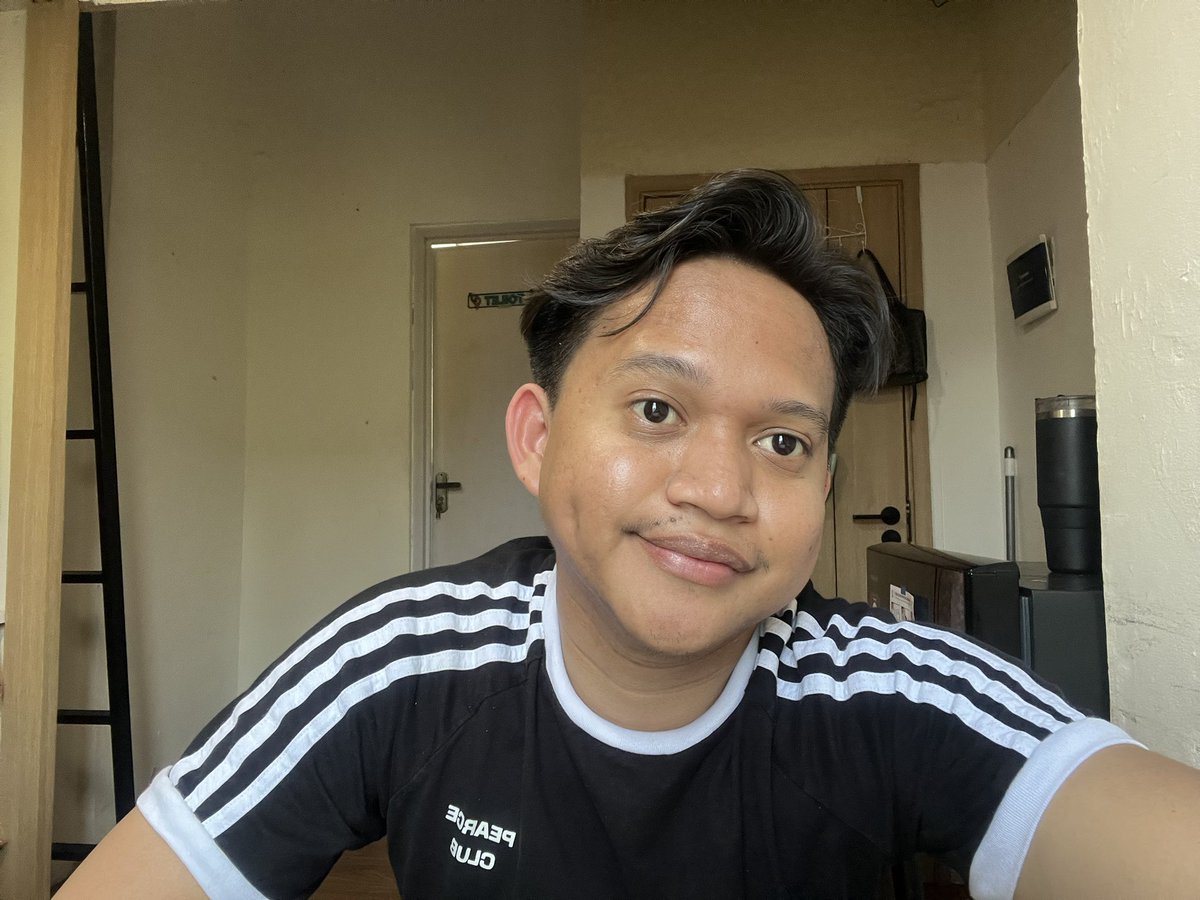 tutorialsukses's tweet photo. nikmat bgt wfh di hari jumat🤩 https://t.co/g2rwqfwLlU