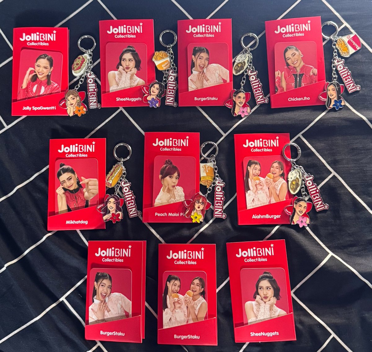 https_katkat's tweet photo. Jollibini 2024, si Colet last ko na pull. parang ngayon, siya pa rin yata ang last? 🥲 
wag naman Colet 😭😭 https://t.co/seTwHgmuSX