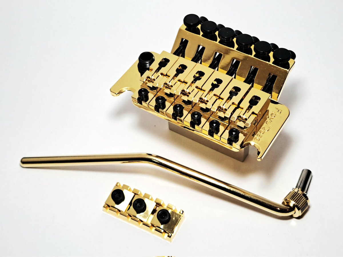 crewslut1987's tweet photo. ここ数年に渡り入荷が滞っておりましたFloyd Rose Original Tremolo Systemが限定入荷しました。定番のR2ロックナット/37mmトレモロブロックの仕様となります。次回入荷予定はございませんのでご興味おありの方はお問い合わせください！ https://t.co/mnMjJITCce