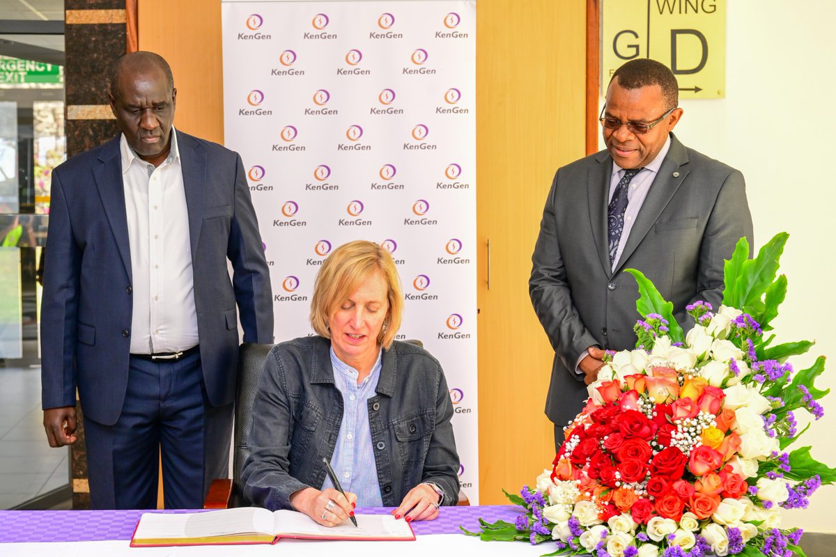 KenGenKenya's tweet photo. @KenGenMDandCEO, Eng. Peter Njenga, hosted the Chargé d’Affaires at the @USEmbassyKenya, @USAmbKenya - Susan Burns, for discussions on strengthening the long-standing energy partnership between Kenya and the United States. #KenGenPartnerships #EnergyDiplomacy #GreenEnergyKE ^EM https://t.co/OHQbi6KvZj