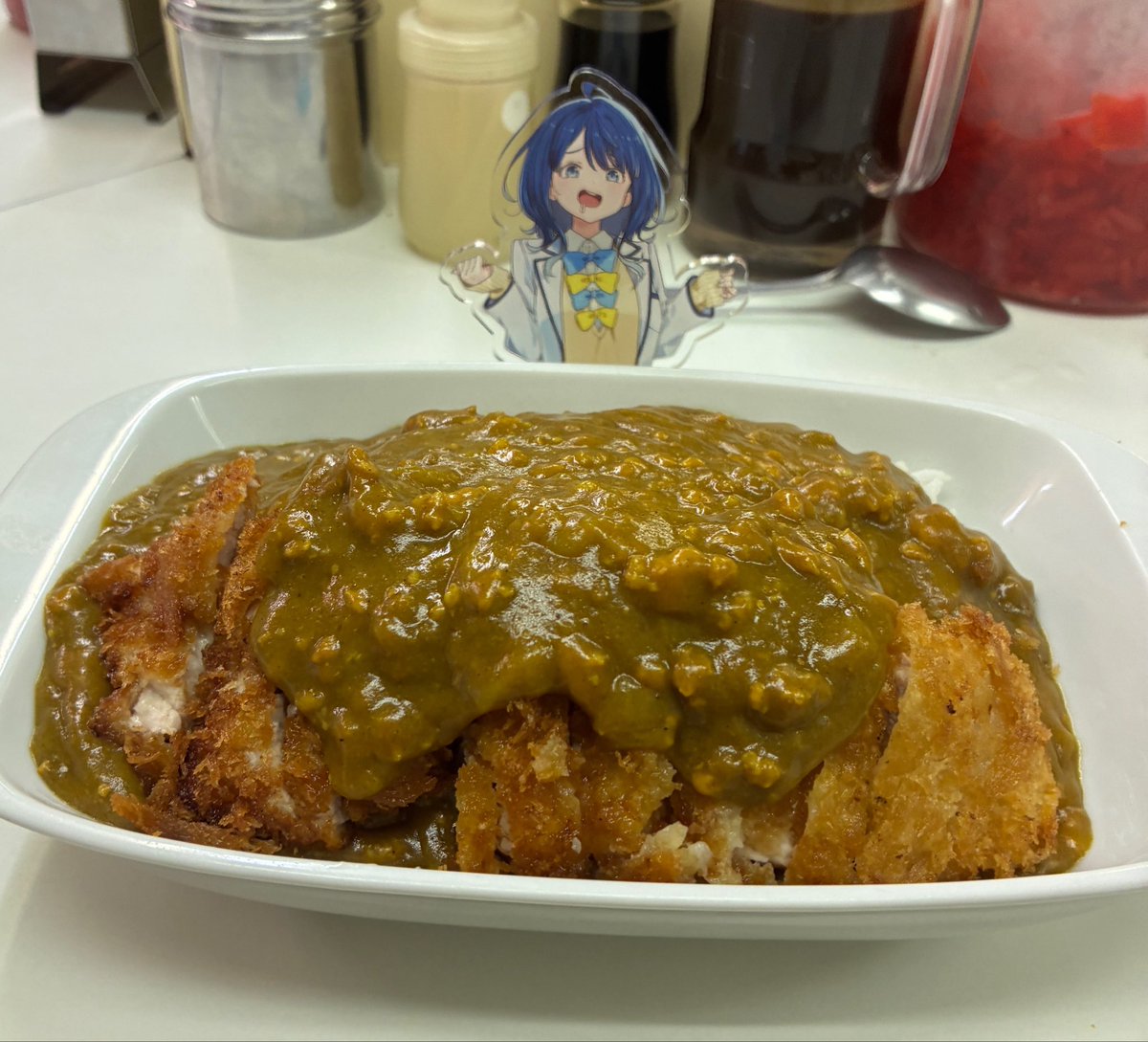 amamori_takibi's tweet photo. えっ、今日は９巻の発売日だからカツカレー食べていいの？
＃マケイン https://t.co/5O12m4uFkJ