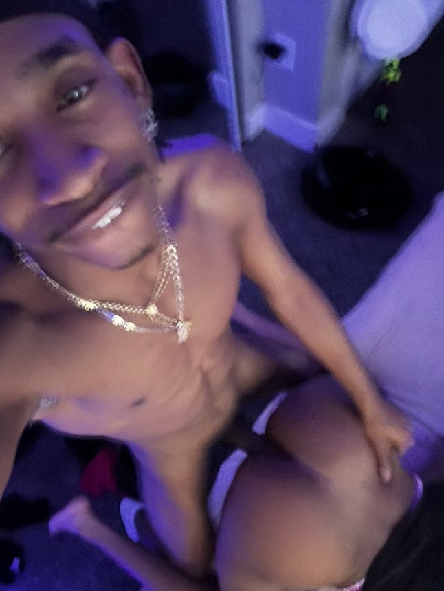 HxD619's tweet photo. I can get enough of her pussy, it feel so good.😩
#bbc #pytt #couple https://t.co/A17jAkWp40