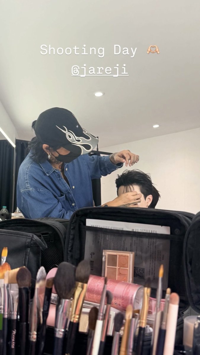 teevithe's tweet photo. “ห้องสอบสวน - shooting day” © igs aoh_trn
di belakang itu berarti dew kan??? fiks new project https://t.co/Ws5cerXpNH