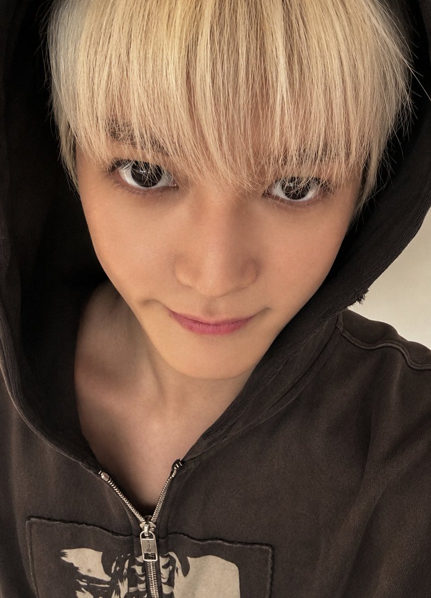 taeyong pics tweet media