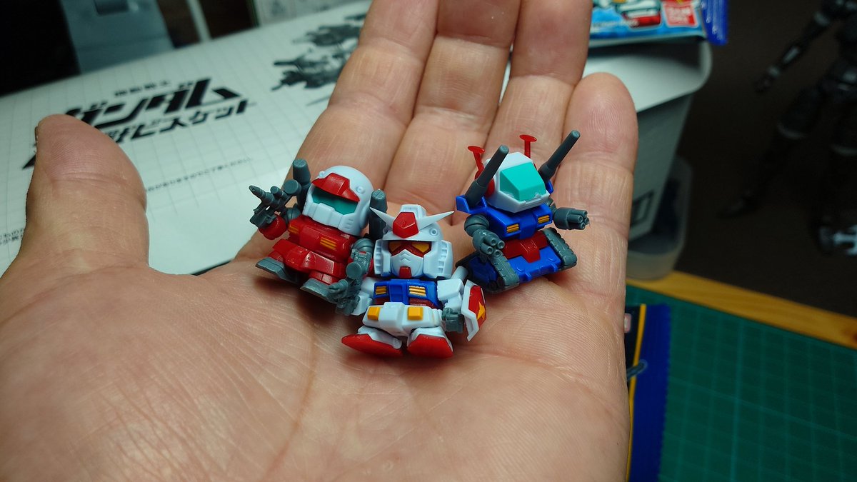 Zonamoshi8's tweet photo. 手のひらのv作戦可愛い
エッジ効いてていいわ〜♪ https://t.co/ntdmba8cLY