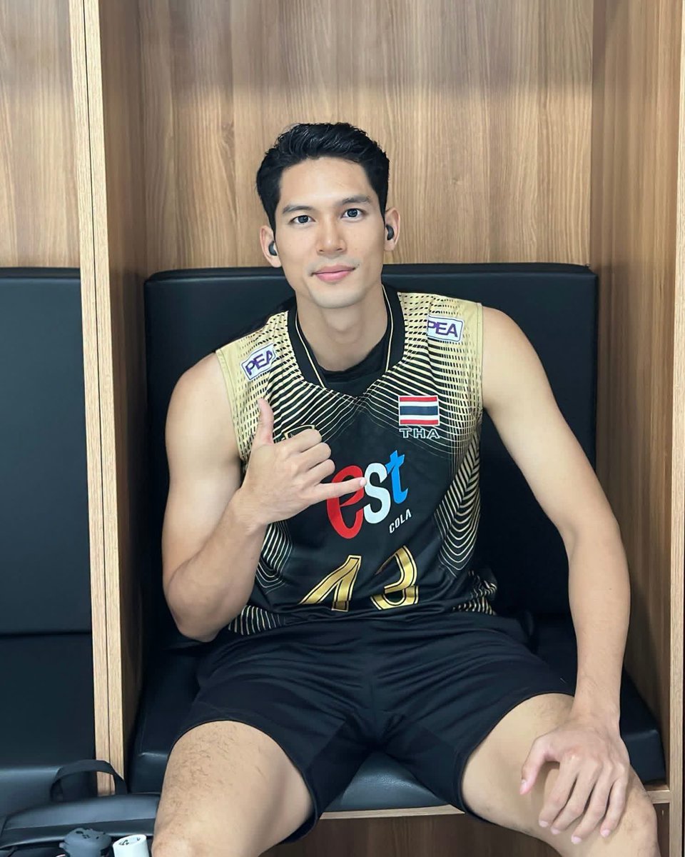 pk_sportsx's tweet photo. Team Thailand’s Middle Blocker, Thanathat “Barlen” Thaweerat 😍🇹🇭

เขาเป็นคนใหม่ที่ฉันแอบชอบอยู่ หล่อมากเลย 🙈❣️

#SEAVCup2026 #SEAVCup https://t.co/AvHcB1W2QA
