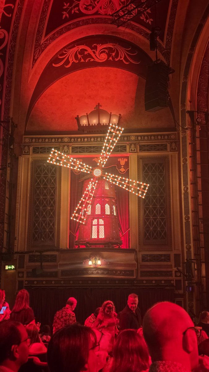bigphil321's tweet photo. We went to see Moulin Rouge last night at the Liverpool Empire, & it was absolutely UNBELIEVABLE 💃💃👏👏
Me & my mate Stan booked everything as a surprise for the girls, they only found out last week, they had the best couple of days💃💙🕺👏 #perfect https://t.co/jXxIrgvovF