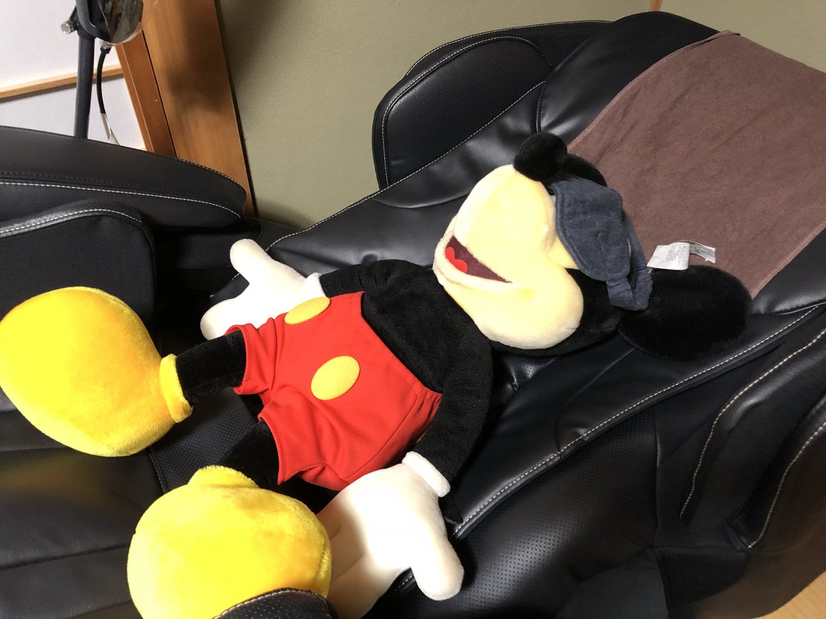 moneyterakoyad's tweet photo. どうしてもマッサージチェアを入れたいので、設計士さんに掃き出し窓をお願いしました。

気密性が下がるし、50〜60万かかるけど、それ以上に家の快適性が格段に上がるので皆にオススメしたい激推しアイテムです！ https://t.co/9yXUHebyDX