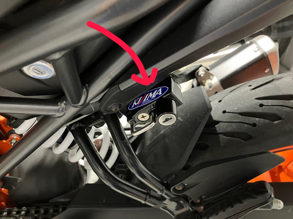 wkhr_mc's tweet photo. Amazonでいろいろ買って取り付け🛠️
・バーエンド
・スライダー
・ヘルメットロック
・リフレクター
#125DUKE https://t.co/3e8oU0O7Ep