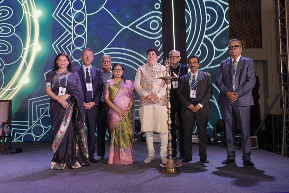 Dileep_Sanghani's tweet photo. जयपुर में आयोजित IFFCO TOKIO Annual Business Conclave 2026 का दीप प्रज्ज्वलन कर शुभारंभ किया।

इफको टोक्यो के प्रबंध निदेशक श्री सुब्रतो मंडल, इफको के निदेशक श्री रामनिवास गढ़वाल, निदेशक (मानव संसाधन) श्री रमेश कुमार, इफको टोक्यो के निदेशक श्री फूजीमोटो-सान, सलाहकार श्री संजीव चॉपरा तथा गुजरात महिला क्रेडिट को-ऑपरेटिव सोसायटी की अध्यक्षा श्रीमती गीता संघाणी समेत गणमान्य महानुभाव उपस्थित रहे।
@IFFCO__TOKIO