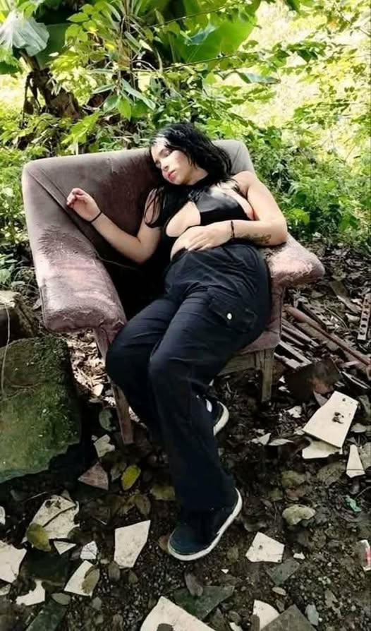 lunadeandromeda's tweet photo. QUE LES DIGO? LAS SECUESTRAN LAS USAN Y LAS TIRAN....POR AMOR DÉ DIOS ESTOY MUY DECESPERADA, A QUIEN HAYA PUBLICADO A ESTA JOVENCITA ES MI NIETA DENIS ANGELIN ÁVILA FLORES YO SOY SU ABUELA MATERNA. ESTOY MUERTA EN VIDA   POR DIOS AYÚDENME A DONDE VOY A RECONOCERLA YO SOY DE ZACATECAS., ZAC.  URGENTE