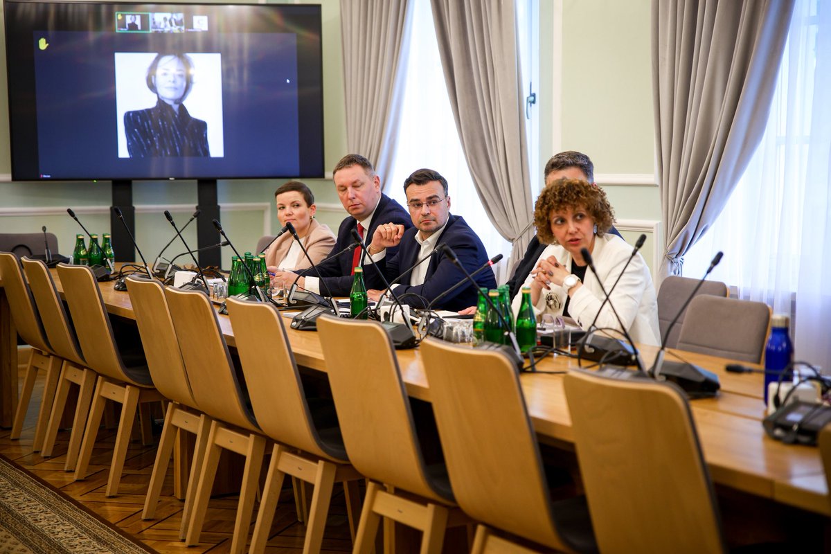 Izabela Bodnar tweet media