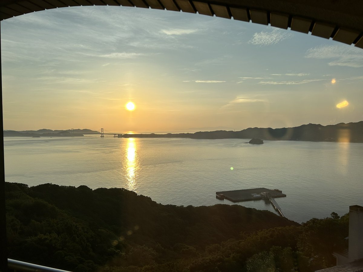 ssk_rero2's tweet photo. えーん淡路島戻りたすぎ https://t.co/YO7sIrr7qU