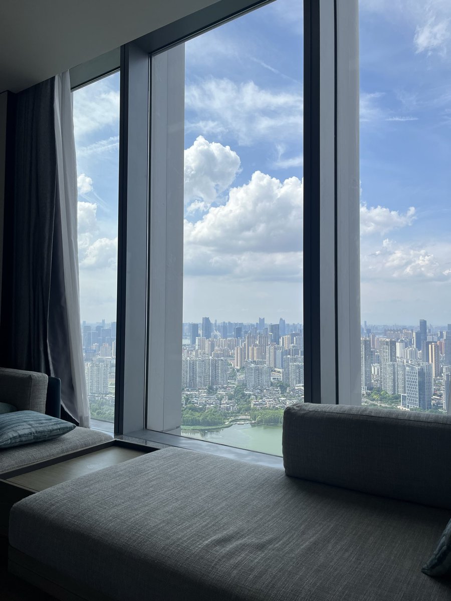 LU_CIFER_N's tweet photo. I’ll stay dreaming about this gorgeous place till will be my daily view ❤️📑 https://t.co/PKQkuzk6XS