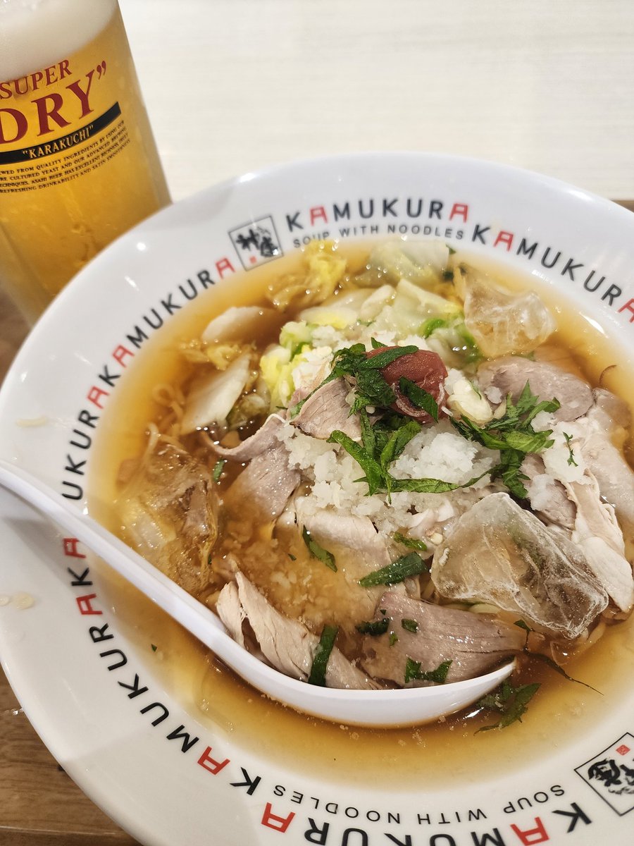 Pono_220's tweet photo. 神座の【豚しゃぶ梅しそおろしラーメン】

冷たくても和風だしで旨みあるスープと麺…梅しそおろしなんて、合うに決まってます！ https://t.co/lHQJJ9owJ4